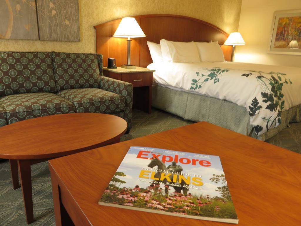 Wingate By Wyndham Elkins Hotel Стая снимка