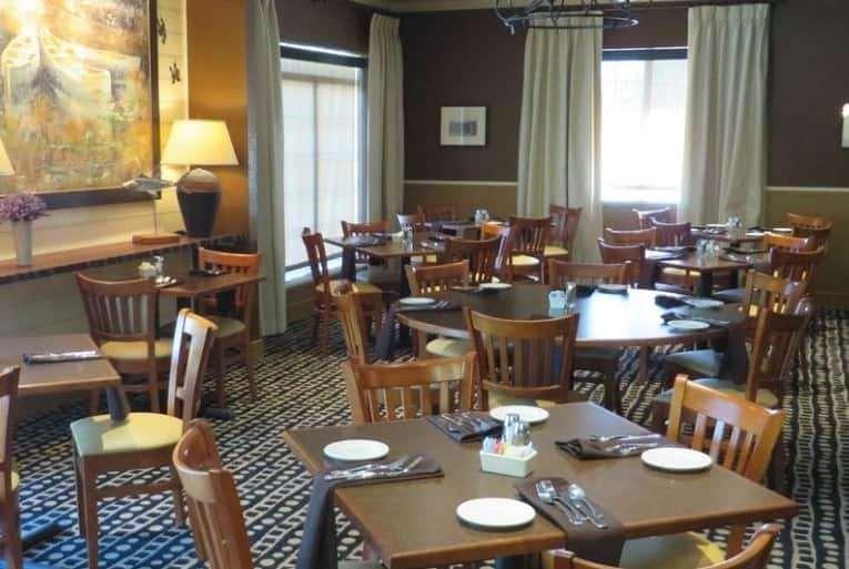Wingate By Wyndham Elkins Hotel Ресторант снимка