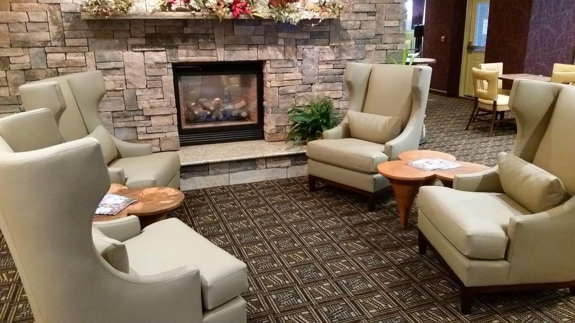 Wingate By Wyndham Elkins Hotel Екстериор снимка