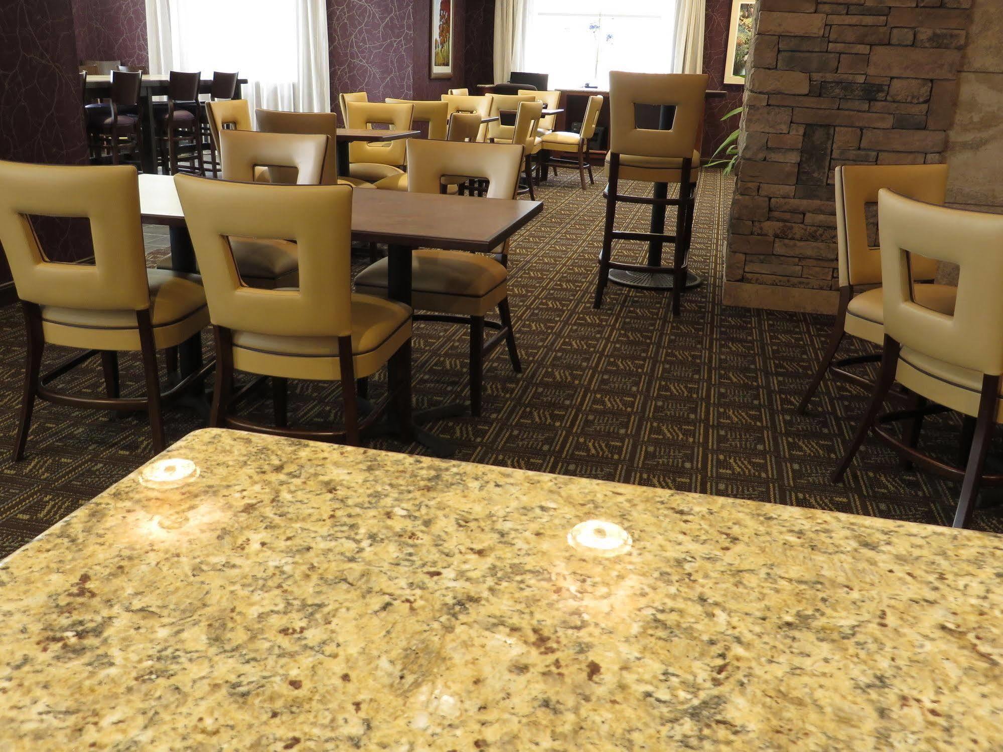 Wingate By Wyndham Elkins Hotel Екстериор снимка