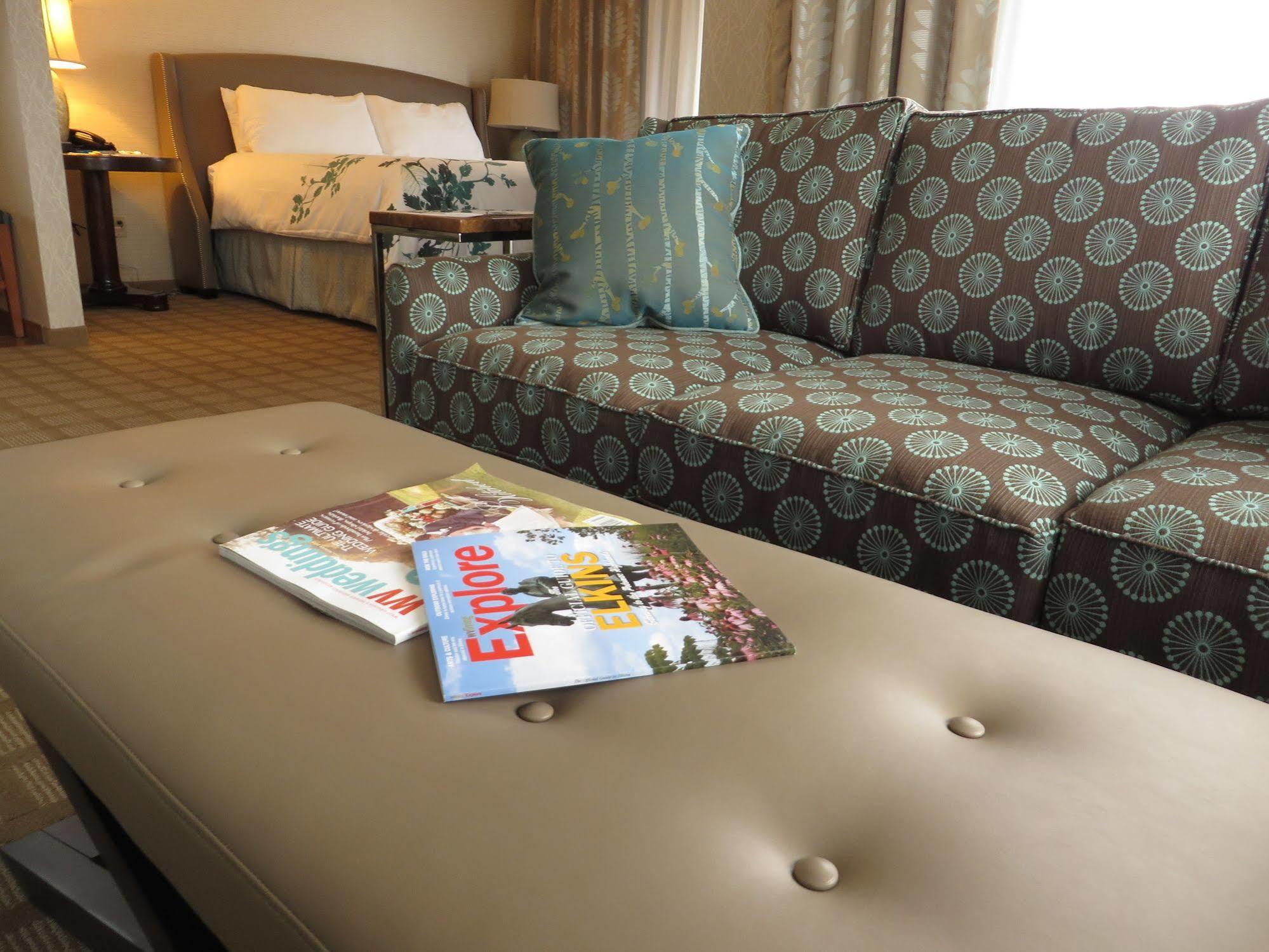 Wingate By Wyndham Elkins Hotel Екстериор снимка