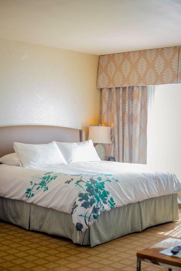 Wingate By Wyndham Elkins Hotel Екстериор снимка