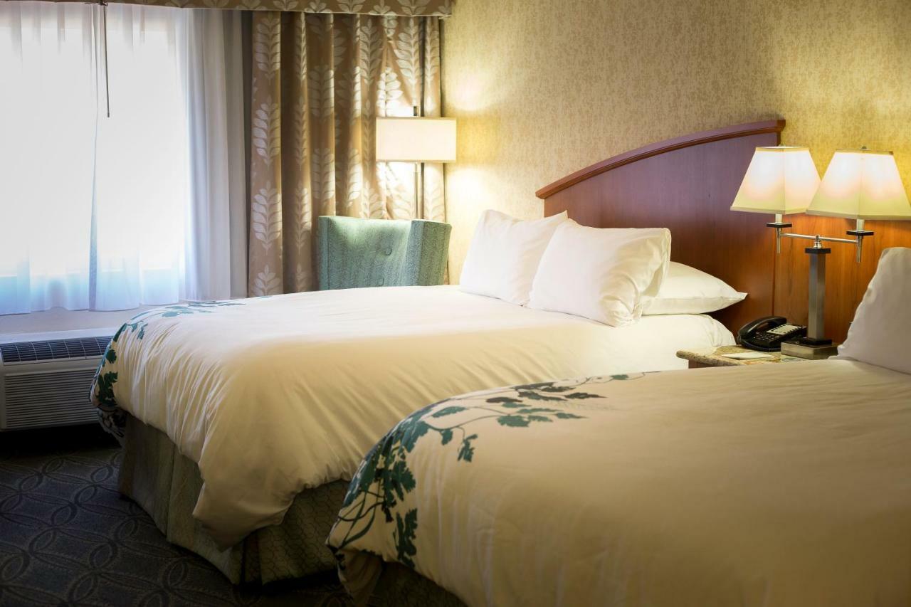 Wingate By Wyndham Elkins Hotel Екстериор снимка