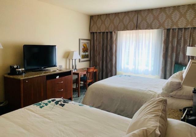 Wingate By Wyndham Elkins Hotel Екстериор снимка