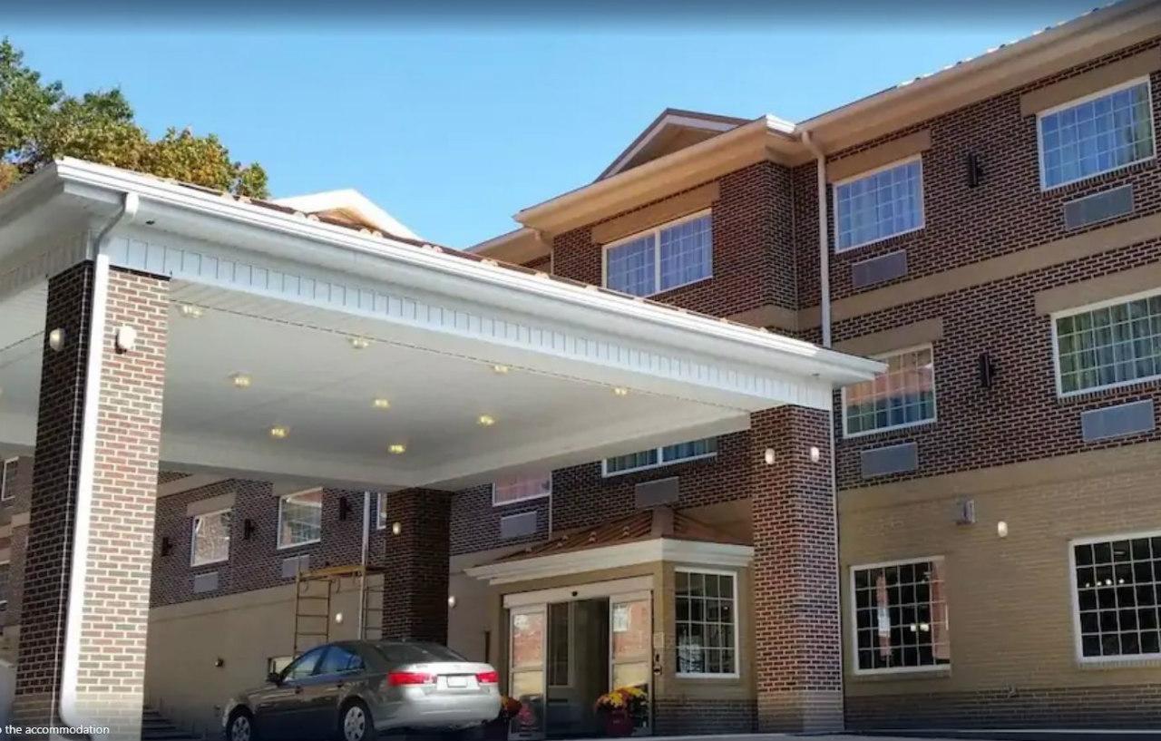 Wingate By Wyndham Elkins Hotel Екстериор снимка